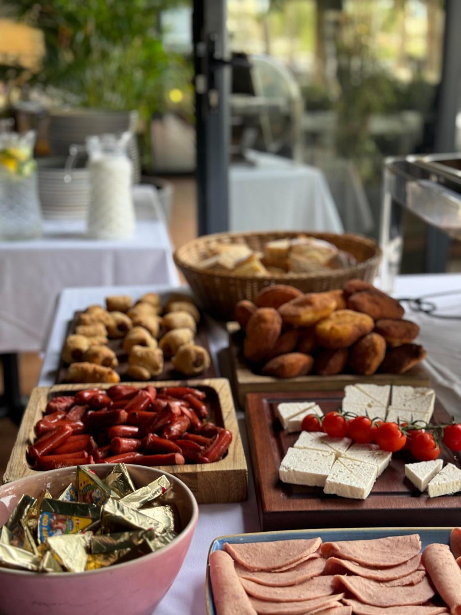 Vlorë Hotel Patio מראה חיצוני תמונה