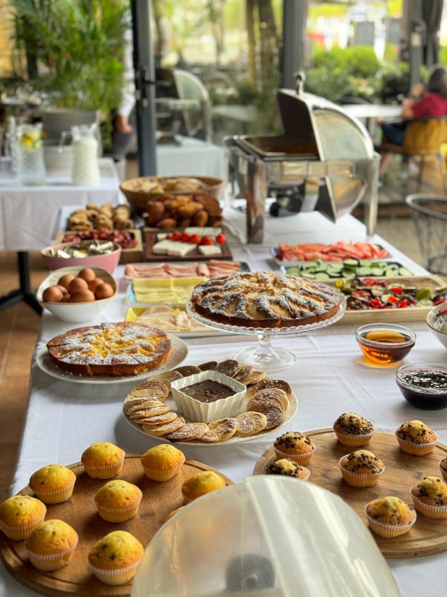 Vlorë Hotel Patio מראה חיצוני תמונה